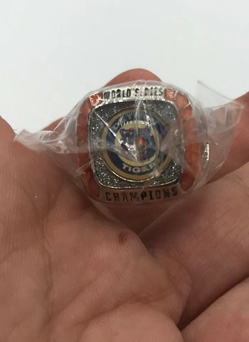 Detroit Tigers Baseball MLB WORLD SERIES CHAMPIONSHIP RING COORS CANADA REPLICA Cover
