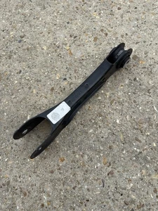 2021-2024 KIA K5 AWD REAR SUSPENSION LEFT SIDE LATERAL CONTROL ARM OEM - Picture 1 of 4