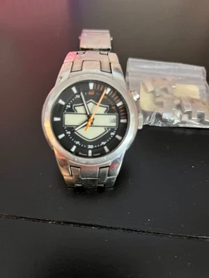 мужские часы harley davidson bulova нержавеющая сталь с дополнительными звеньями - Изображение 1 из 2