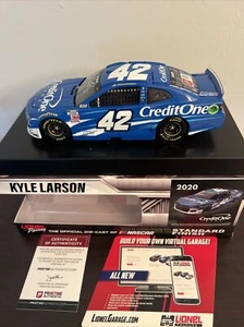 Kyle Larson Autografiado 2020 Credit One 1:24 Nascar Diecast - Imagen 1 de 3