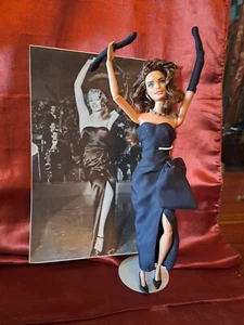BARBIE RITA HAYWORTH GILDA OOAK VESTIDO INOLVIDABLES SALVAT - ENVIO CERTIFICADO - Imagen 1 de 8