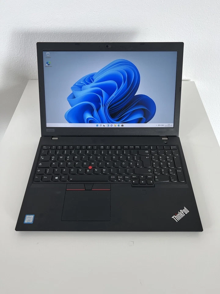 Lenovo ThinkPad L590 15.6" (39.6 cm) Intel Core i5 8th Gen. 8GB RAM 256GB SSD - Bild 1 von 4