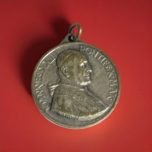 Holly Coin Pontifex Pope Rome Pendent - Picture 1 of 5