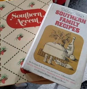Southern Cookbook Lot 2 Southern Accent Arkansas Family Recipes 1966  - Bild 1 von 19