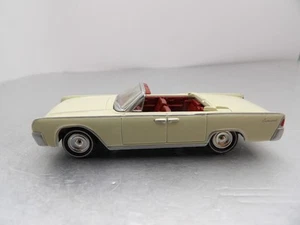 1962 LINCOLN CONTINENTAL 2005 JOHNNY LIGHTNING 60s SIZZLE 1:64 - Picture 1 of 5