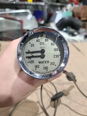 Smiths Dual Safety Gauge Oil Pressure Water Austin Healey 100-6 1B9063 3A - Image 1 of 4