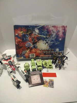Estuche de transporte vintage Transformers Collectors 1984 con 9 robots/vehículos Foto 1 de 4
