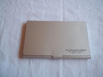 Porta biglietti o tessere usato marca Spalding in metallo - Immagine 1 di 3