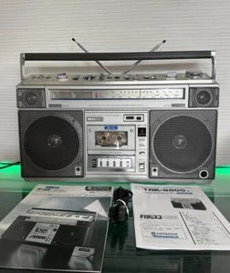 Vintage 1980 Hitachi TRK-8800 RM Perdisco FM/AM Radio Cassette Recorder - Picture 1 of 10