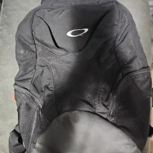 Oakley Backpack - Picture 1 of 3