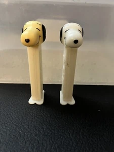 Set Of 2, Vintage PEANUTS Snoopy Pez Candy Dispensers W/ Feet, Patent #4.966.305 - Picture 1 of 4