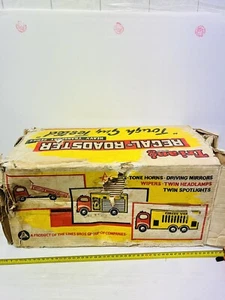 TRIANG REGAL ROADSTER CAMION  IN LATTA TIN TOY MADE IN ENGLAND VINTAGE NUOVO - Picture 1 of 13
