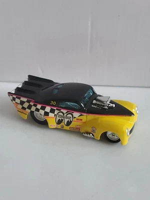 Jeep '41 Willys cupé Mooneyes amarillo pilotos reales Hot Wheels 100 % coleccionables Foto 1 de 4