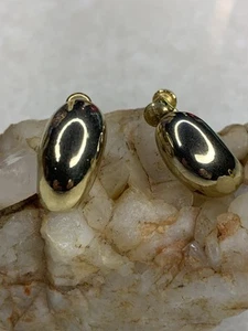 Vintage Gold Tone Clip On Earrings Marked Pat. No. 3,176,475 Screwback - Picture 1 of 9
