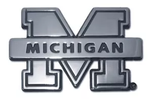 Emblema automático ""Banner"" cromo brillante de la Universidad de Michigan - Imagen 1 de 1