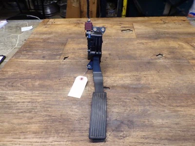 06-11 2006-2011 CHEVROLET HHR GAS ACCELERATOR PEDAL ASSEMBLY ID-20757615 - Image 1 of 4