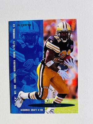1995 FLEER #261 DEREK BROWN NM-MT NFL FOOTBALL CARD - Image 1 of 2