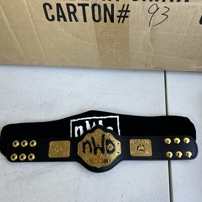 Mini réplica de cinturón de título nWo pintura en aerosol WCW Championship con bolsa nuevo y dos veces Foto 1 de 4