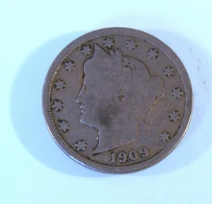 1909 Victory nickel - Picture 1 of 2