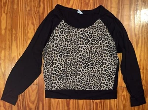 Women’s Lightweight VS PINK Long Sleeved Cheetah Leopard Print Shirt Size Large - Picture 1 of 6