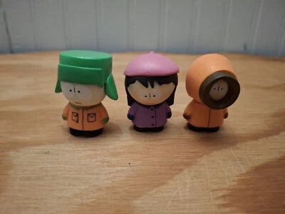 Lote de 3 mini figuras de South Park Comedy Central 2011 Kyle Wendy y Kenny  Foto 1 de 4