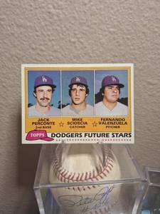 1981 Topps #302 Future Stars - Fernando Valenzuela, Scioscia, Perconte (RC)  - Bild 1 von 2