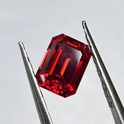 1PCS 5x7~10x14mm Garnet Emerald Loose Moissanite Gemstone With GRA Certificate - Image 1 of 4