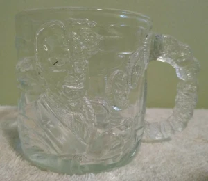 3,25" Batman Forever Two-Face Film Glas geprägt Becher Tasse McDonald's DC Comics - Bild 1 von 3