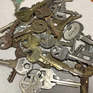 Vintage Variety Lot of (34) Keys Auto Brass Cole Kwikset GM P032 - Picture 1 of 4