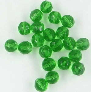 F163 *** 20 perles rondes verre de Bohème à FACETTES 9 mm EMERAUDE - Bild 1 von 1