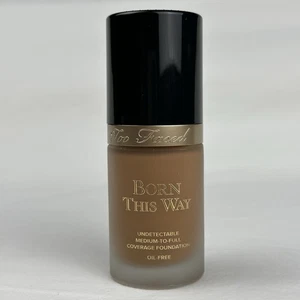Base líquida indetectable sin aceite Too Faced Born This Way 1 oz. - Caramelo - Imagen 1 de 3