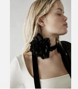Gargantilla Free People Melody Flor Terciopelo Negro Bruja Capricho Gótico Stevie Nicks - Imagen 1 de 6