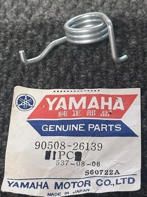 NOS Yamaha DT100 DT125 DT1C DT250 DT400 TY250 RESORTE 90508-26139-00 Y111 Foto 1 de 3