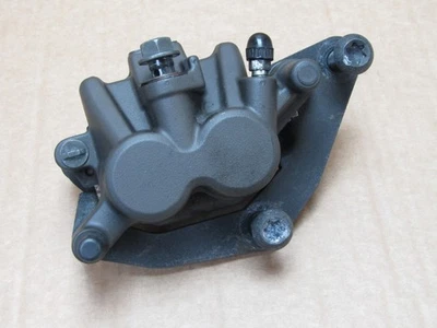 Pinza de freno delantera Yamaha YZF R3 ABS 2018 9.375 millas (14905) Foto 1 de 4