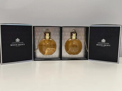 (2) Gel de ducha de regalo Molton Brown Jasmine and Sun Rose 2,5 oz cada uno Foto 1 de 3