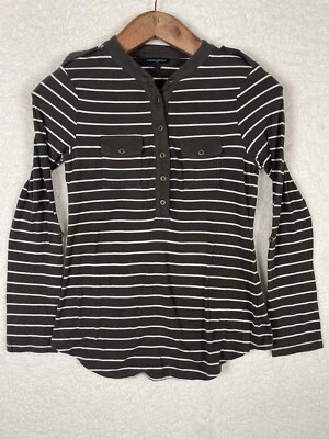 Camisa manga larga Banana Republic para mujer a rayas verde oliva - mediana Foto 1 de 4