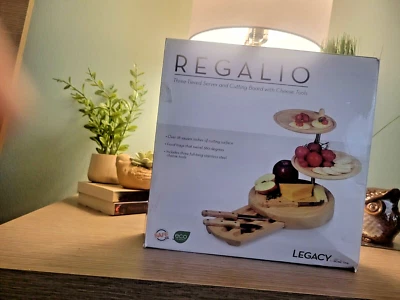 Bandeja para servir Regalio de tres niveles nueva en caja  Foto 1 de 2