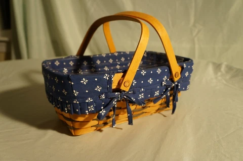 Longaberger Heartland Medium Chore Basket Picnic Handles Blue Liner 1996 New Cover