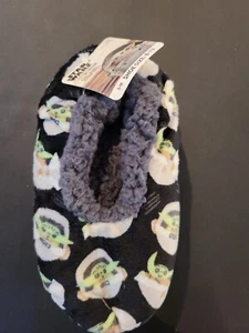 Star Wars Fuzzy Babba Slipper Socks S/M Shoe SIZE 8-14 - Picture 1 of 4