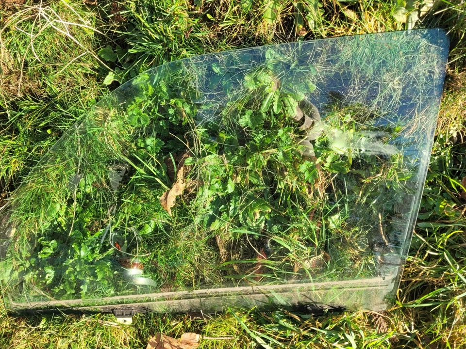 Боковое окно водителя для Toyota 4runner 1998 1999 2000 2001 годов выпуска - Изображение 1 из 1