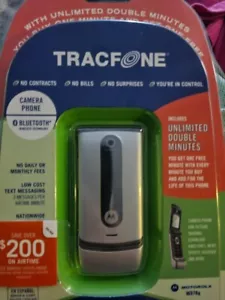New Sealed MOTOROLA W Series W376g Silver TracFone Cellular Phone - Picture 1 of 4