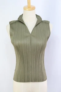 PLEATS PLEASE Green Sleeveless Top 088 pa17 - Picture 1 of 4