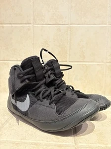 Nike Fury Para hombres Negro Gris Oscuro Lucha MMA Zapatos de Entrenamiento AO2416-010 TALLA 8.5 - Imagen 1 de 6