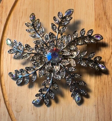 Avon Vintage Spray Pin/Brooch Silver with Crystals                           J83 - Image 1 of 3