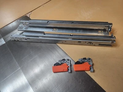 BLUM 21" UNDERMOUNT FULL EXT.  DIAPOSITIVA CAJÓN Foto 1 de 2