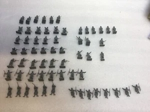 Vintage Airfix HO OO WW11 Military Plastic Model Figures, approx 60, Infantry. - Picture 1 of 13