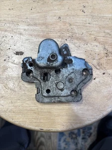 BONITO PESTILLO DE BLOQUEO DE TAPA DE MALETERO BUICK RIVIERA 1963 1964 1965 CON ACCESORIOS DE FIJACIÓN - Imagen 1 de 3