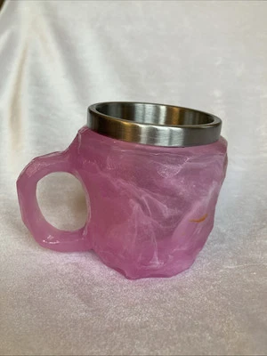 Elegante taza de café de cristal mineral de resina rosa Foto 1 de 4