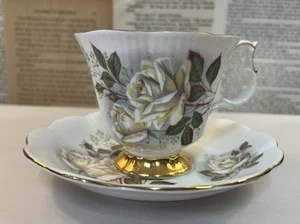 Royal Albert Bone China Teetasse und Untertasse, weiße Rosen mit Goldakzenten - Bild 1 von 15