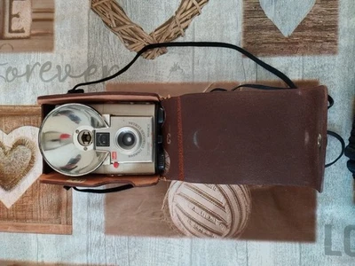Appareil photo ancien Kodak Brownie Starflash rétro vintage collection années 50 - Photo 1/4